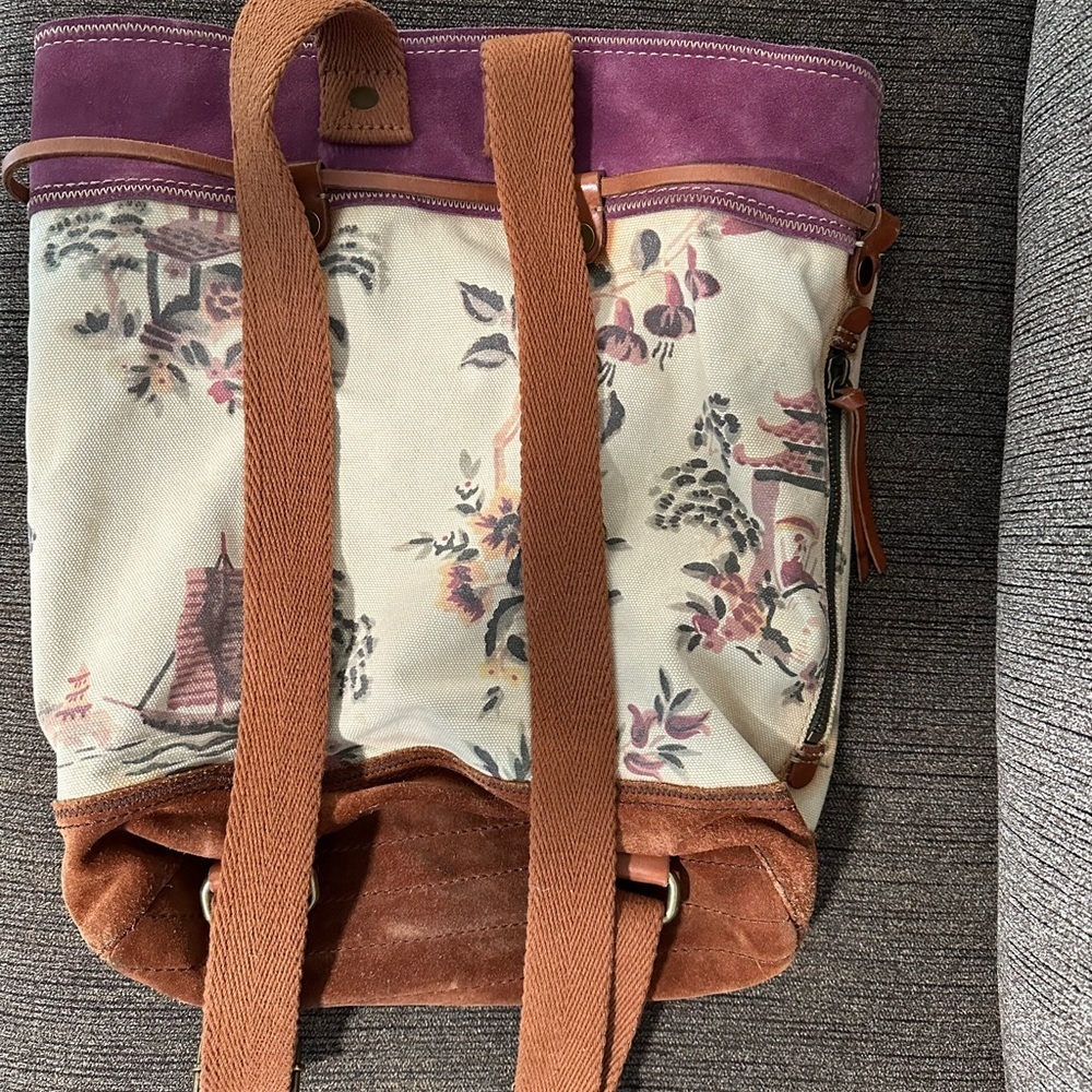 Lucky Brand Drawstring Backpack with Nature-Inspired Design - Picture 3 of 9